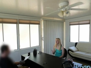 Glorious floozy exposes curves for the duration of sex