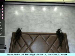 Big boob brunette masturbates on webcam