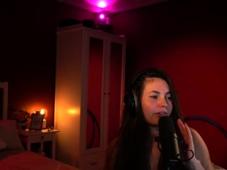 Amateur Russian Brunette on Webcam Extra webcamgirls