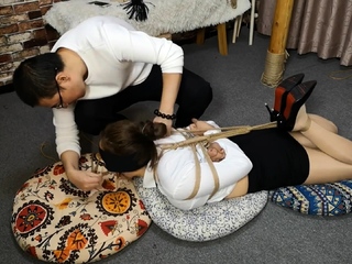 Chinese bondage – Milf rope gagged hogtied