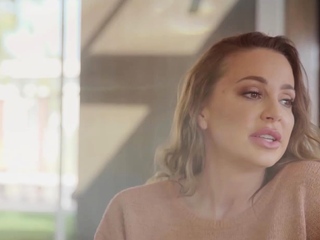 Pornstar Abigail Mac pussy fingering