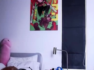 Big boob brunette masturbates on webcam