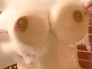 Awesome Big Boobs Blonde Masturbates In The Shower