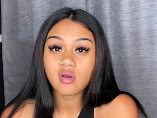 Amateur webcam babe showing her sexual goods