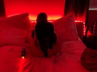 Amateur webcam brunette loves sucking on some fat cock