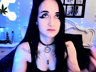 Hot brunette from squirt masturbating on webcam