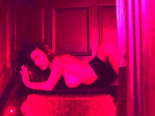 Brunette babe chelsea french solo masturbation