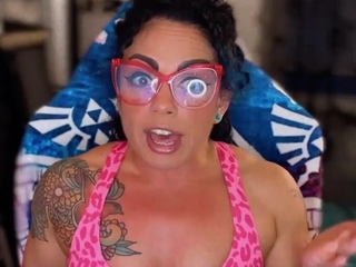 Big boobs milf masturbates with her dildo