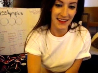 Brunette Solo Webcam Masturbation