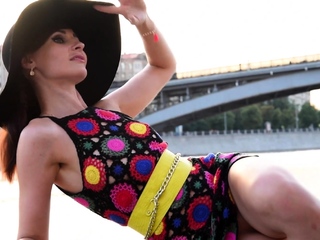 Jeny Smith – Making The Yellow Heels Set