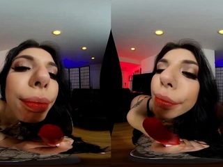 The latina goddess gets her pussy penetrated