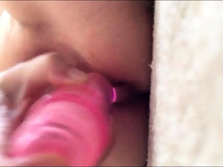 Japanense Machika cums loud with DP dildo